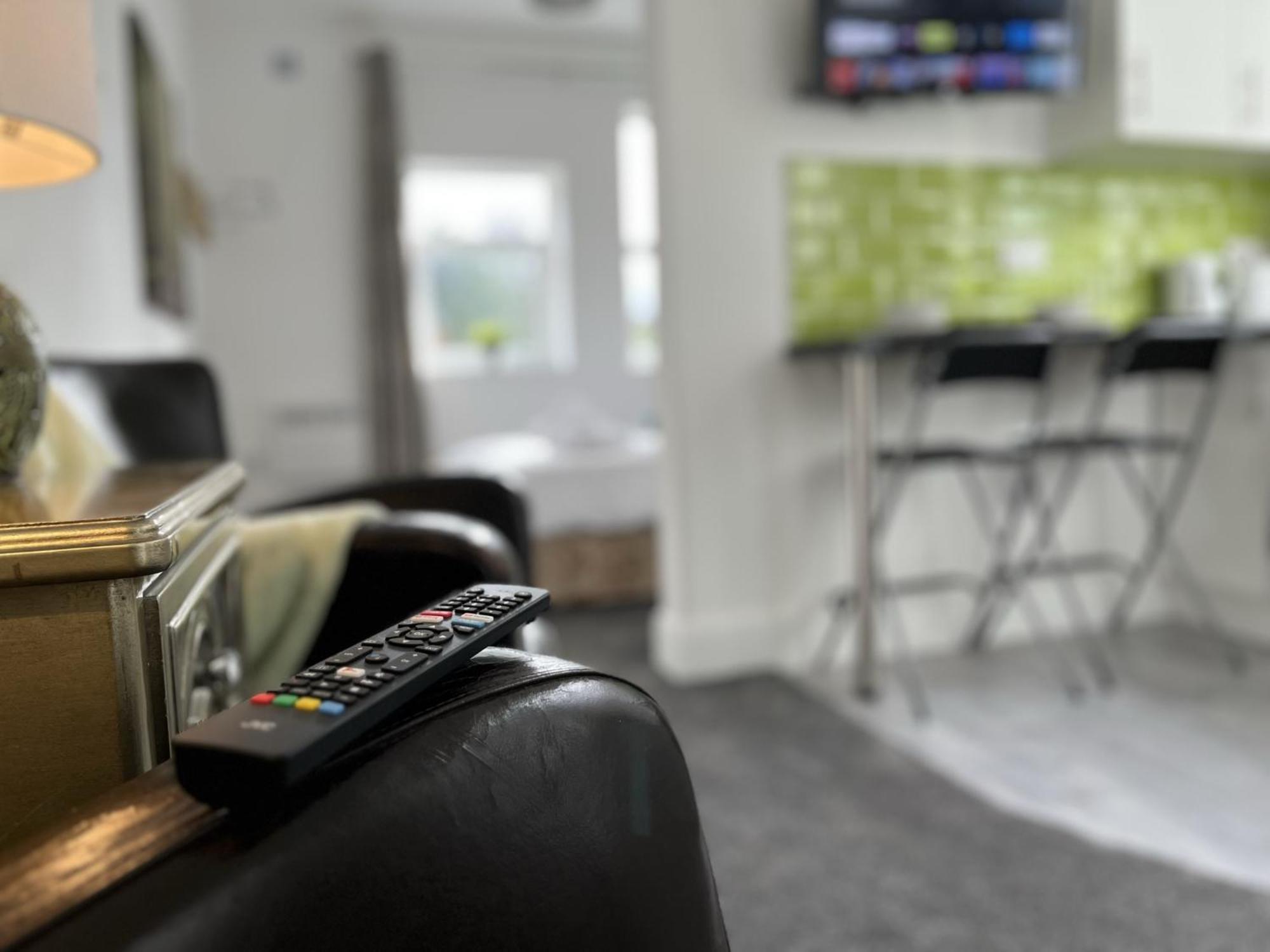 Modern 1 Bed Studios For Comfy Stay In Preston Экстерьер фото
